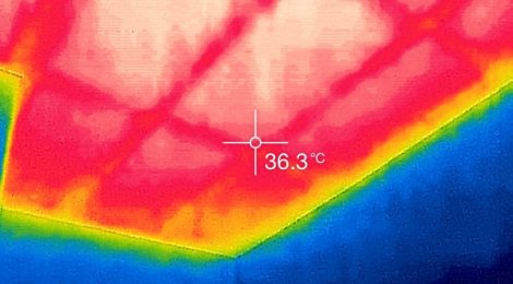 ショップハウス最上階の天井表面温度